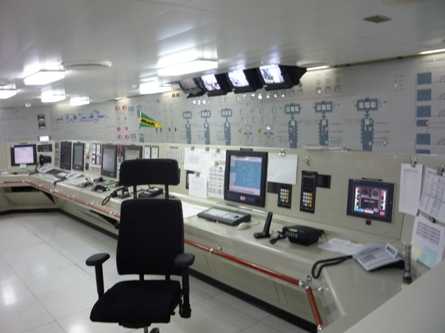 Kiểm tra, vận hành và đưa vào hoạt động các hệ thống, máy móc tàu biển